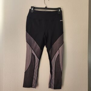Avia Black and Gray Capris